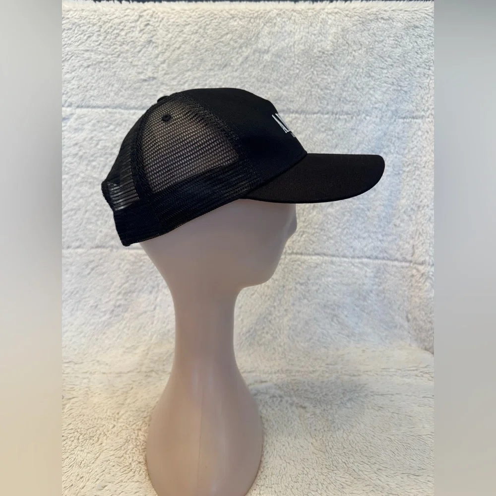 EUC AMIRI A/W 2019 Embroidered Cap in Black & White
